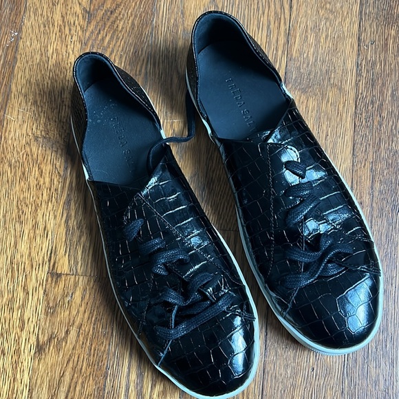 Esa D’orsay sneaker. Only used once. Cute and comfortable. - Picture 4 of 4